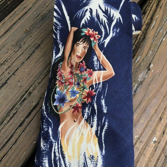 Tommy Bahama Hula Girl Cigar Tie Mens 100% Silk Novelty Necktie Hawaii Blue Red - Picture 6 of 10
